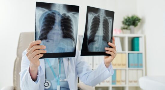 Tratamento de doenças respiratórias - Dr. Cyro Teixeira da Silva Junior